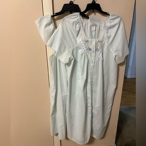 Vintage Blue Lace Embroidered Gown and matching Robe House Coat Sz L cotton